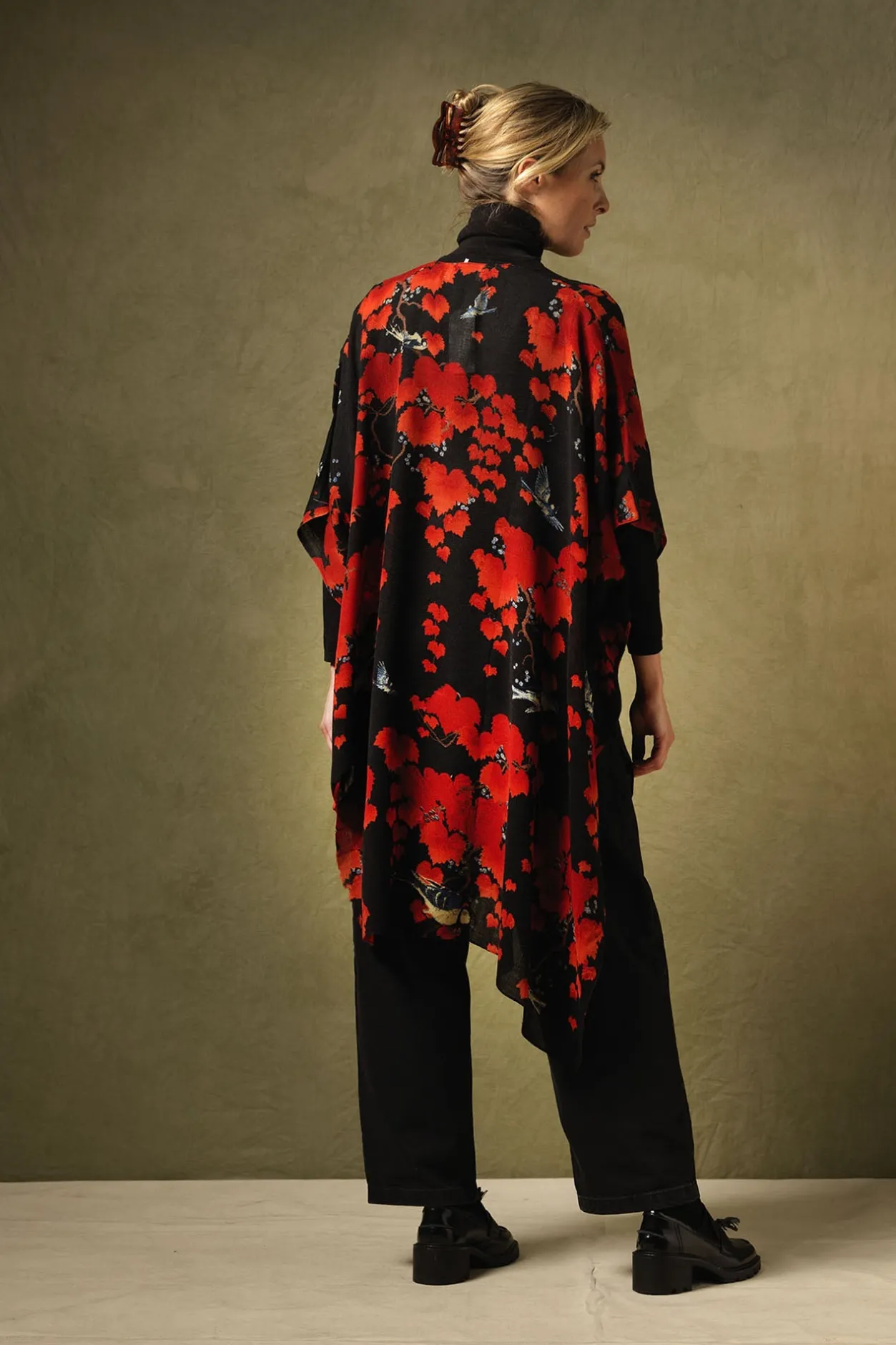 Women One Hundred Stars Acer Black Wool Throwover