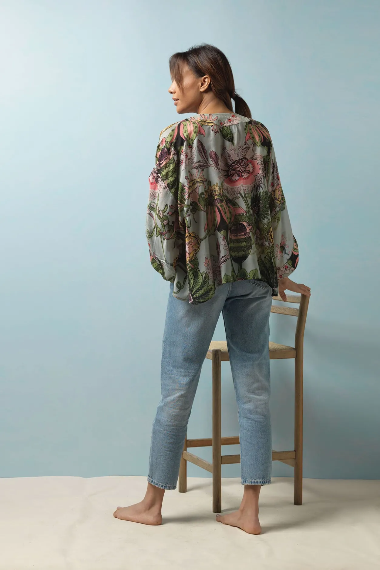 Women One Hundred Stars Eccentric Blooms Putty Kimono