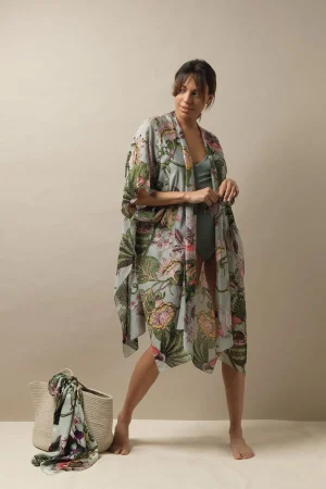 Women One Hundred Stars Eccentric Blooms Putty Throwover