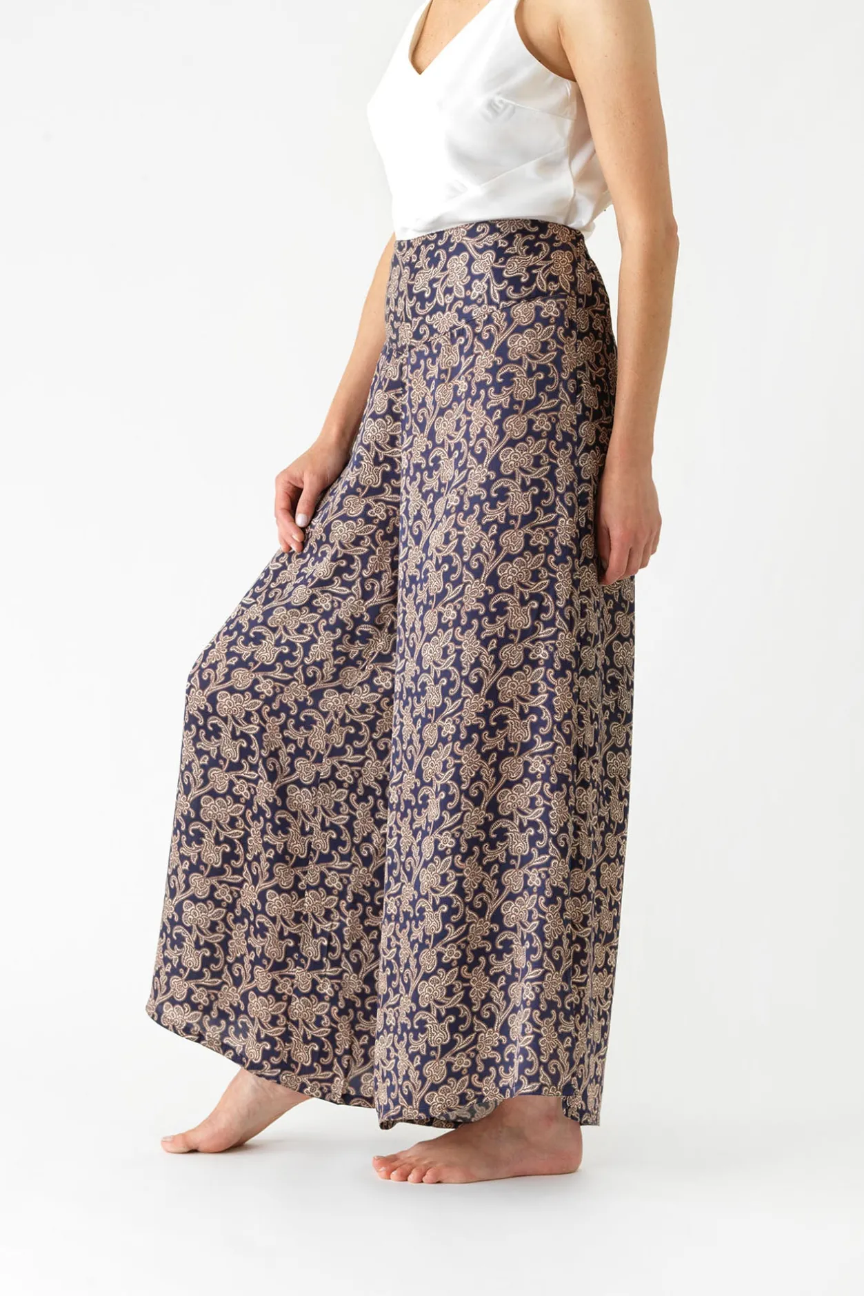 Women One Hundred Stars Floral Paisley Blue Palazzo Pant