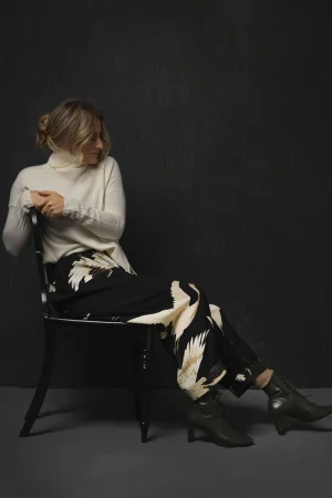 Women One Hundred Stars Stork Black Crepe Lounge Pants