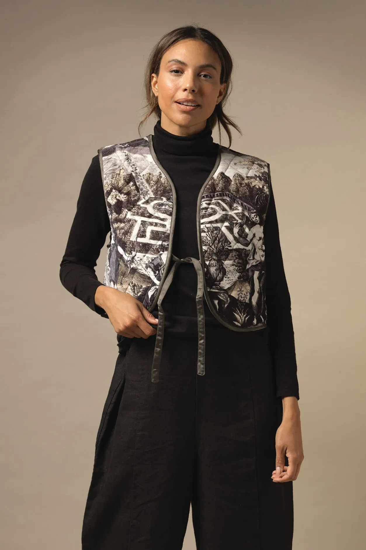 Women One Hundred Stars Sunburst Grey Gilet